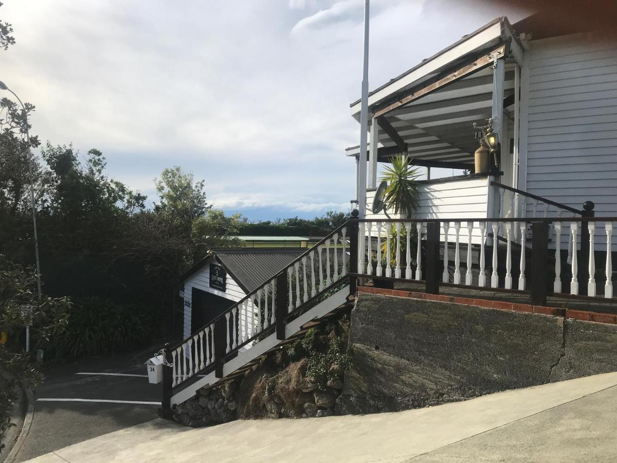Bluff Hill Lighthouse B&B Napier Exterior photo